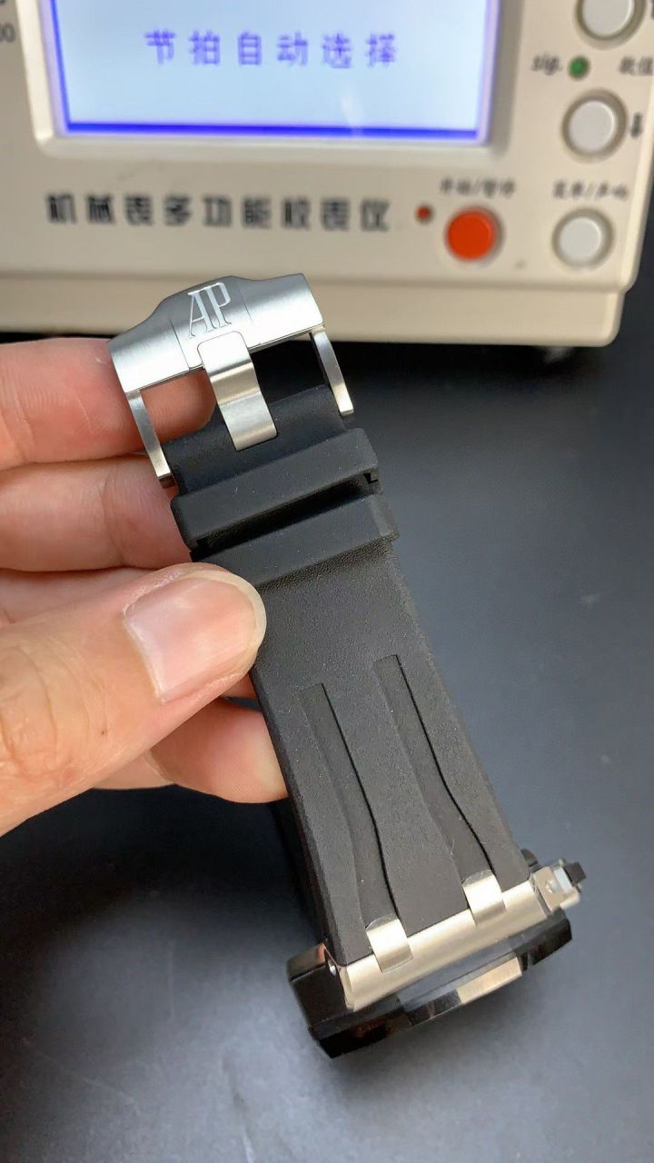 APF厂爱彼熊猫皇家橡树离岸型26400SO.OO.A002CA.01腕表 / AP287