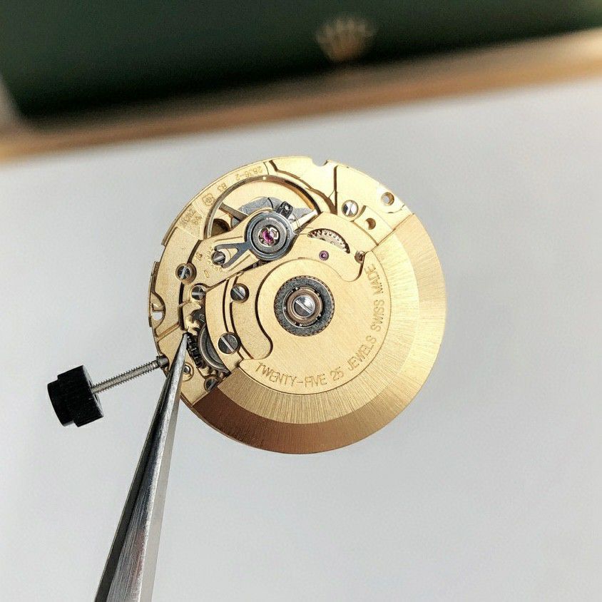 劳力士星期日历型烟熏渐变绿m128238-0069腕表 / R888