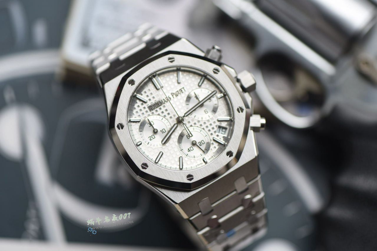 爱彼Audemars Piguet皇家橡树26240ST.OO.1320ST.05腕表 / AP300
