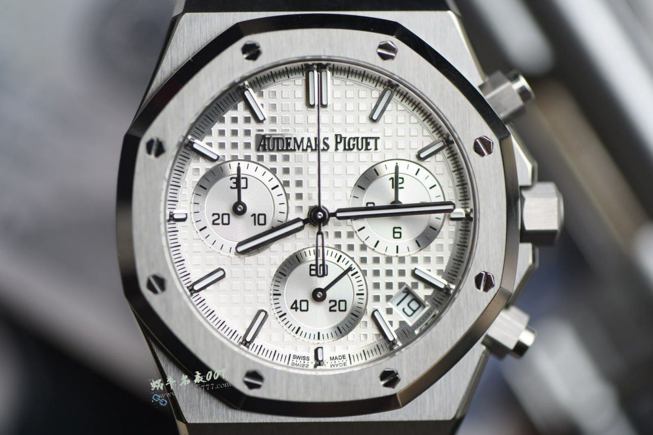 爱彼Audemars Piguet皇家橡树26240ST.OO.1320ST.05腕表 / AP300