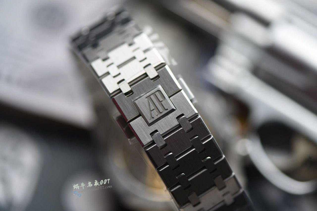 爱彼Audemars Piguet皇家橡树26240ST.OO.1320ST.05腕表 / AP300