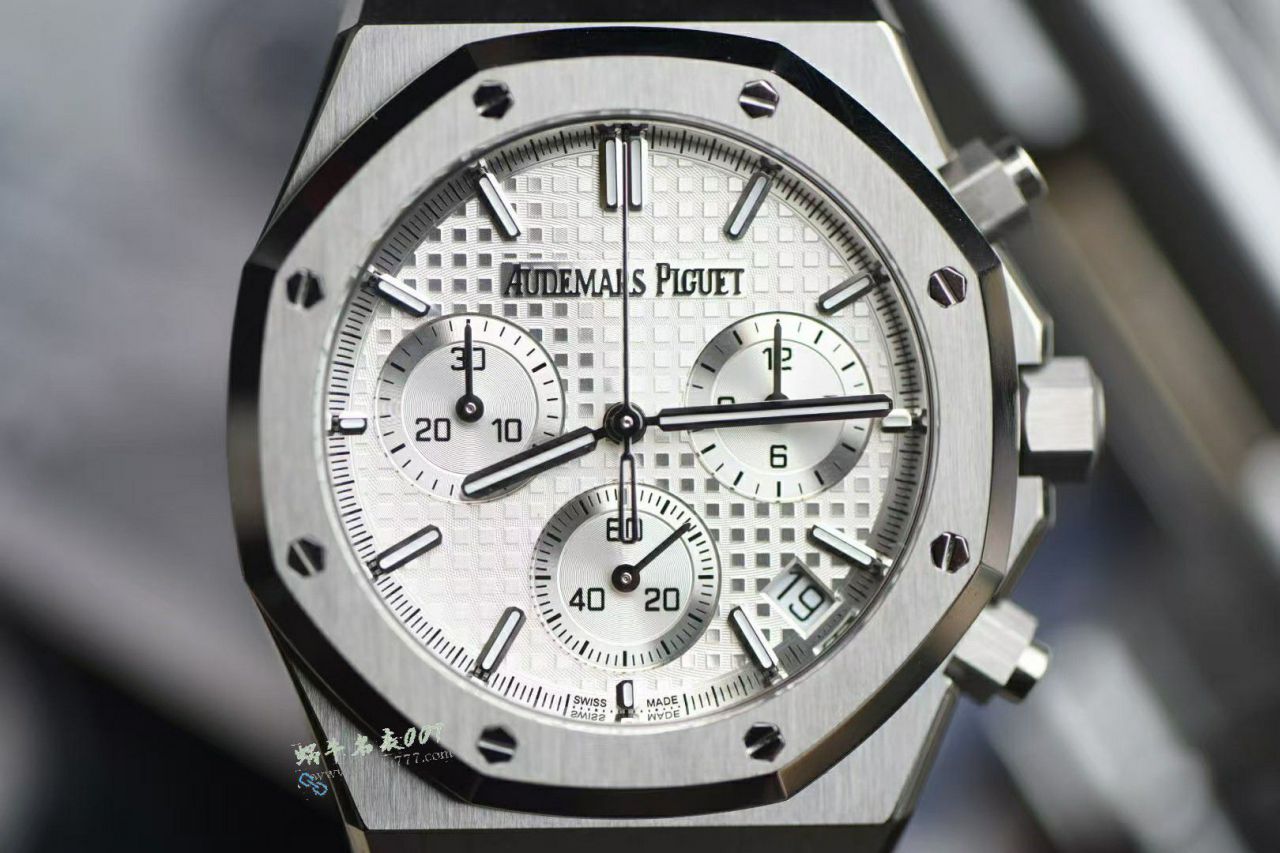 爱彼Audemars Piguet皇家橡树26240ST.OO.1320ST.05腕表 / AP300