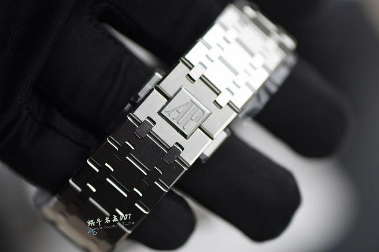 爱彼Audemars Piguet皇家橡树26240ST.OO.1320ST.05腕表 / AP300