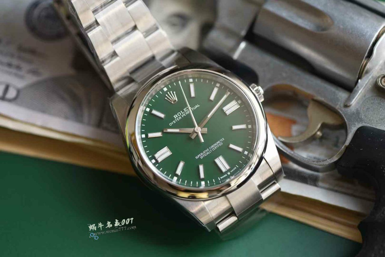 CLEAN劳力士蚝式恒动41系列m124300-0005腕表 / R935