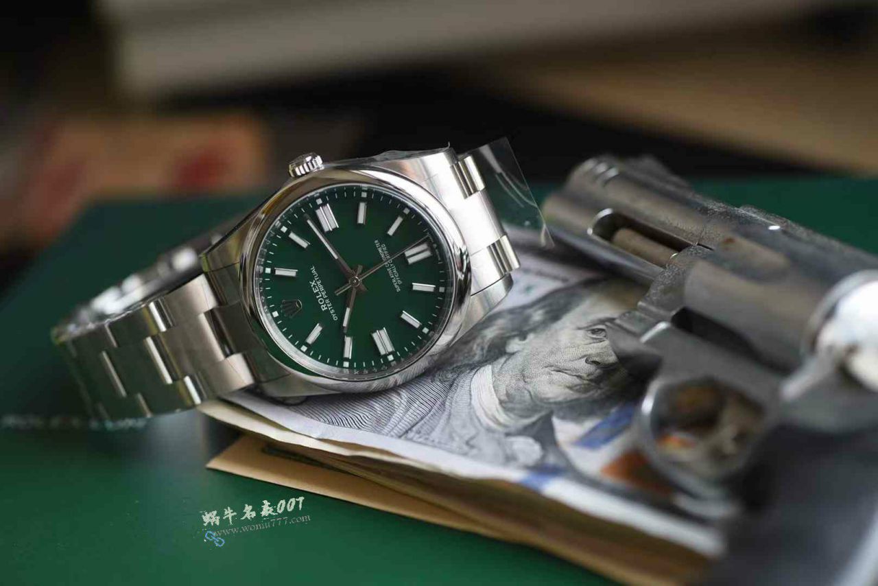 CLEAN劳力士蚝式恒动41系列m124300-0005腕表 / R935