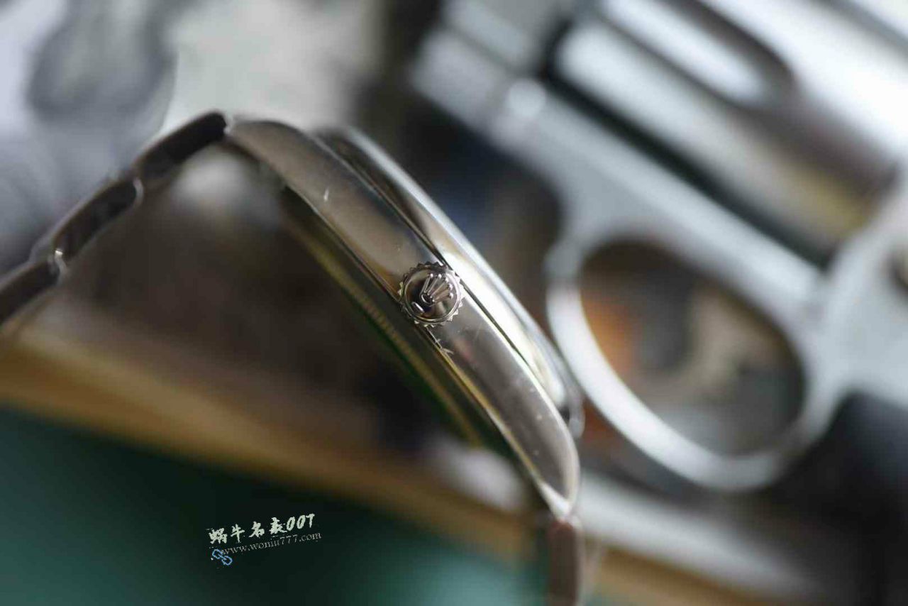 CLEAN劳力士蚝式恒动41系列m124300-0005腕表 / R935