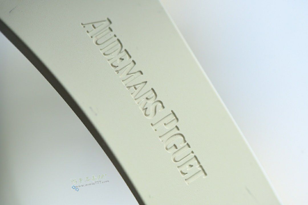 Duck爱彼皇家橡树离岸型最好女表26231OR.ZZ.D003CA.01腕表 / AP302