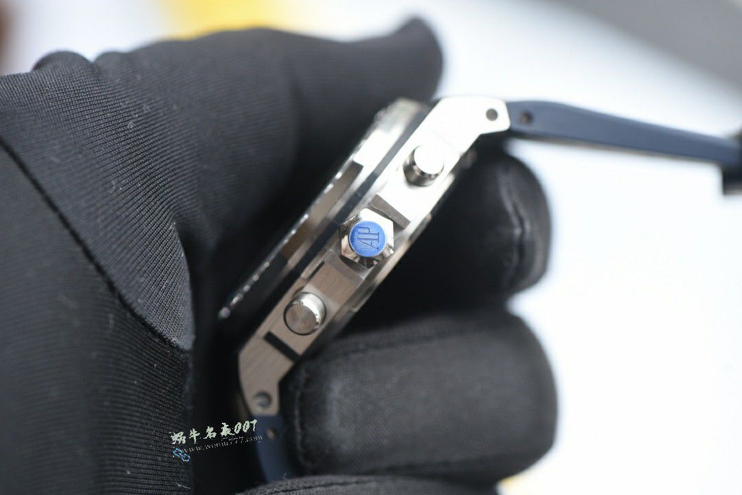 Duck爱彼皇家橡树离岸型最好女表26231OR.ZZ.D003CA.01腕表 / AP302