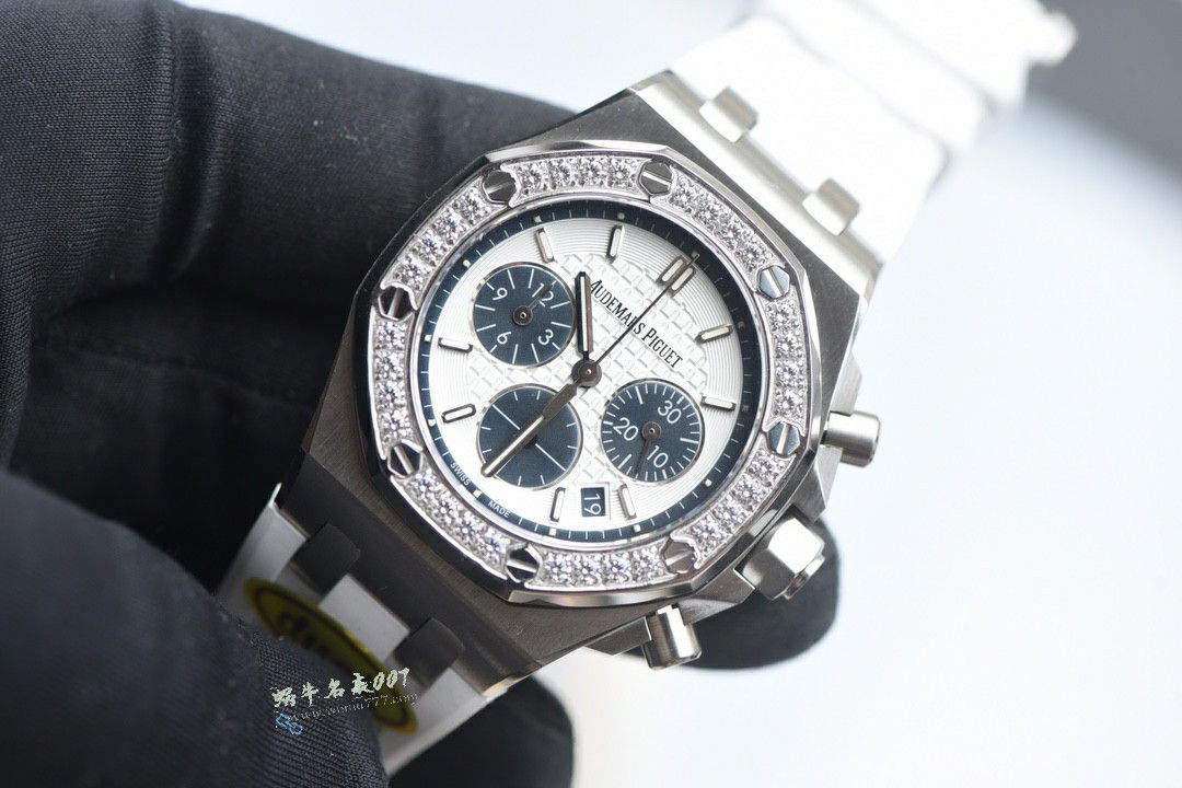 Duck爱彼皇家橡树离岸型最好女表26231OR.ZZ.D003CA.01腕表 / AP302
