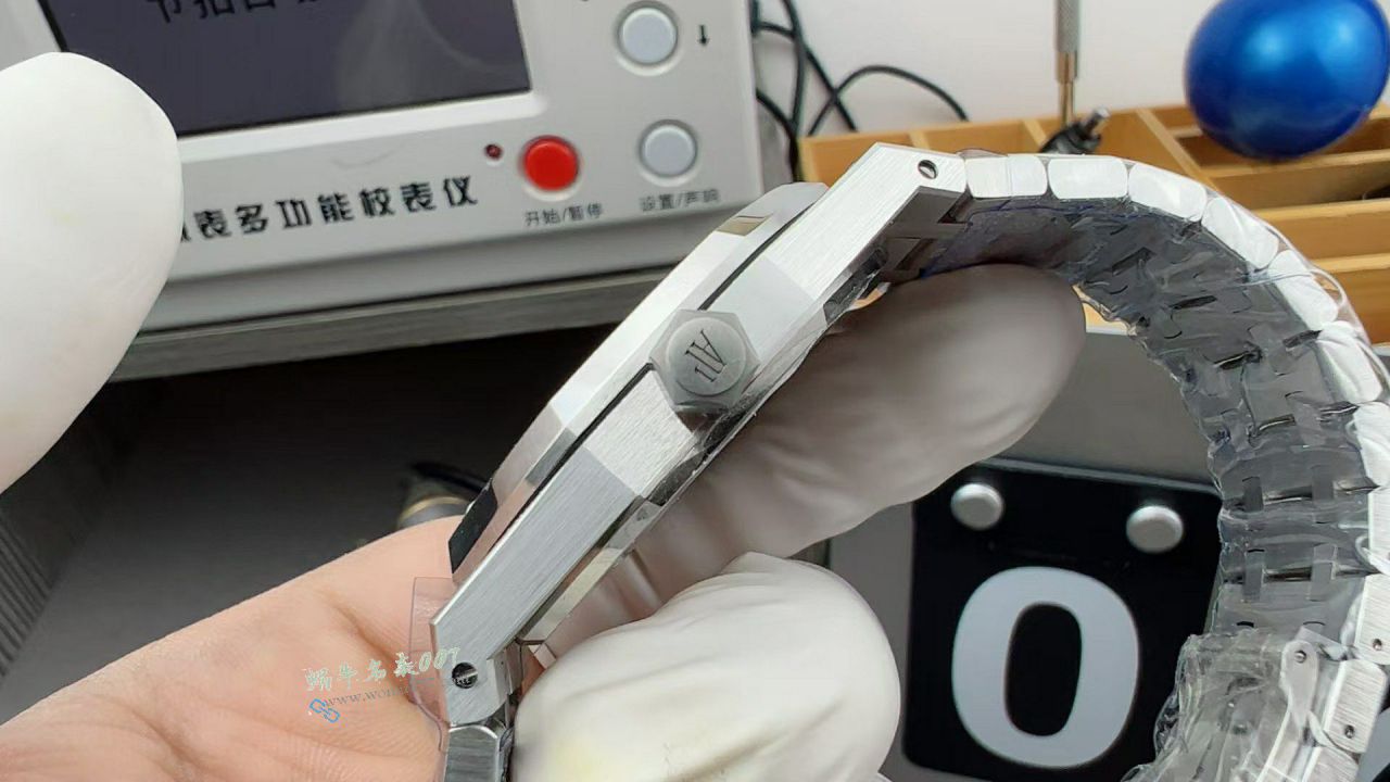THB爱彼皇家橡树15407BC.GG.1224BC.01腕表 / AP312