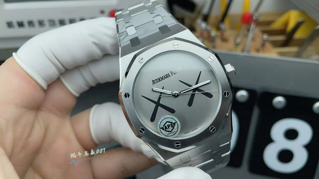 APS厂 爱彼Audemars Piguet联名kaws 的新品15500 / AP315