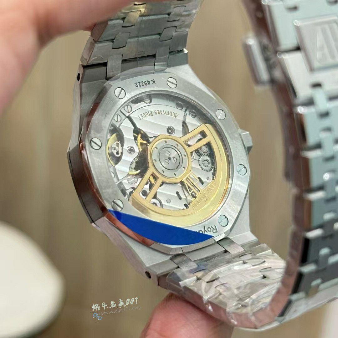 APS厂 爱彼Audemars Piguet联名kaws 的新品15500 / AP315