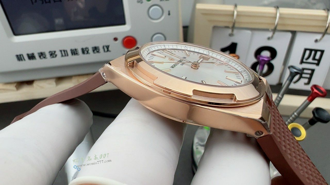 8F江诗丹顿纵横四海4500V/000R-B127腕表 / JS279