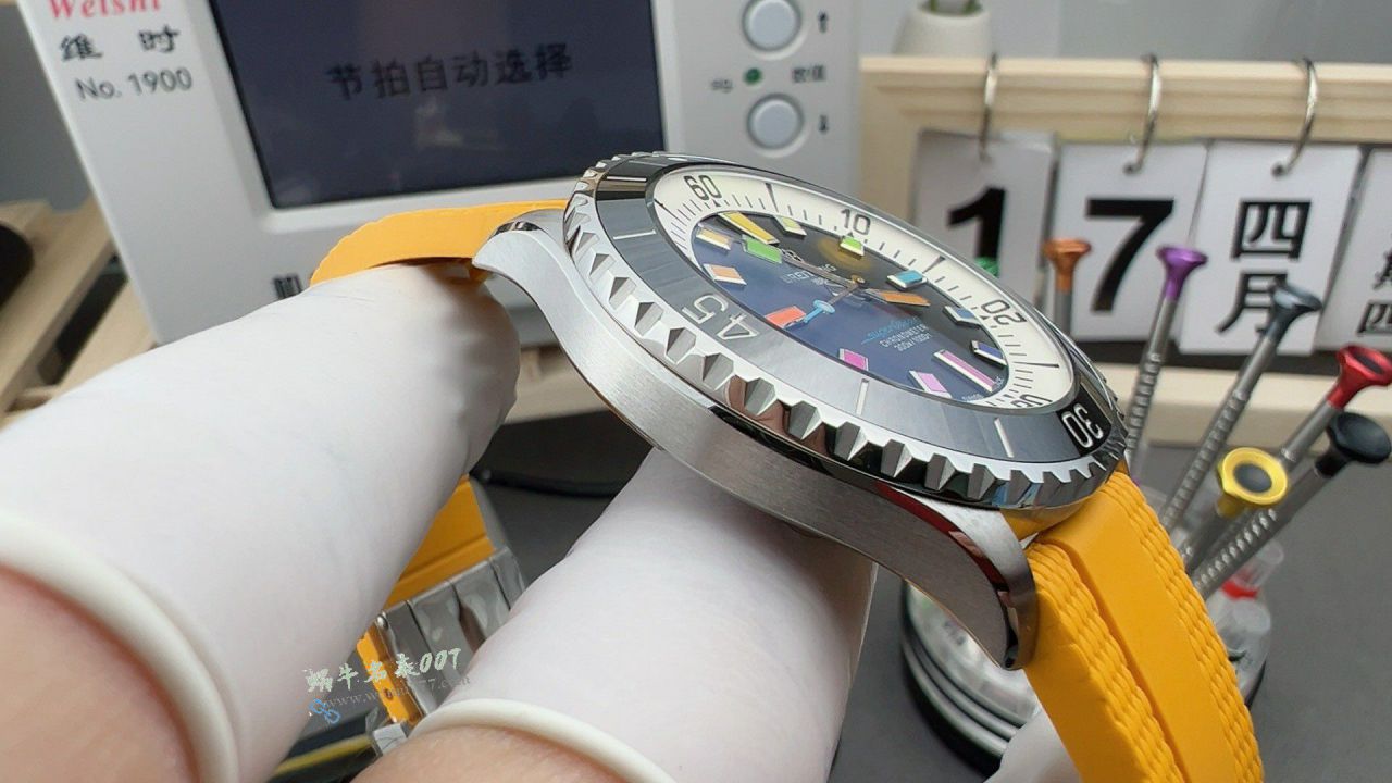BLS百年灵彩虹超级海洋A17375211B2S3腕表 / BL213