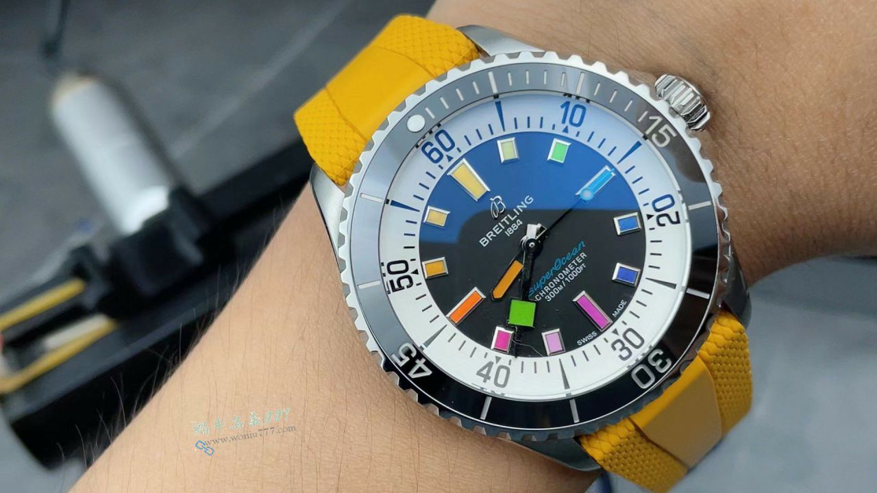 BLS百年灵彩虹超级海洋A17375211B2S3腕表 / BL213